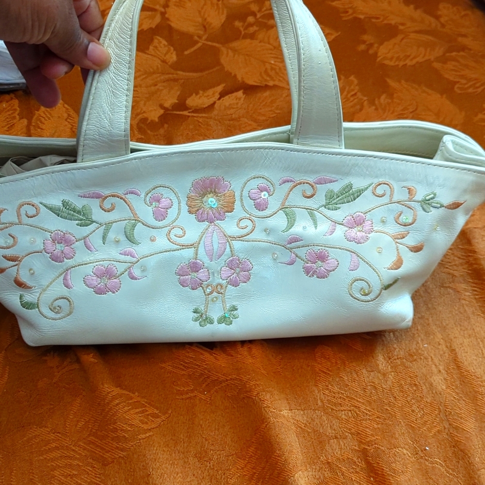Ivory J. Renee vintage leather bag
